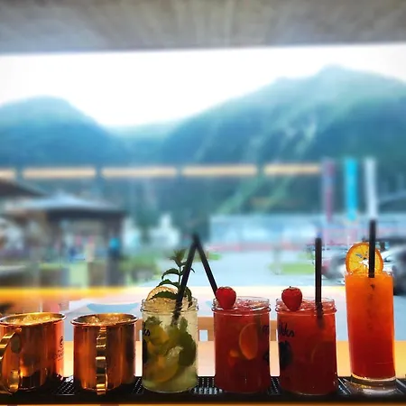 Bever Lodge Hotel 3*