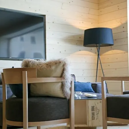 Отель Bever Lodge