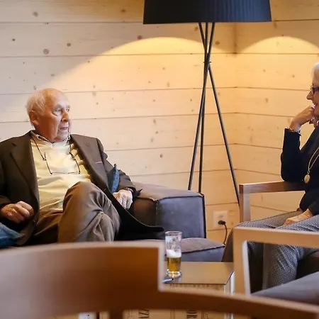 Отель Bever Lodge Бевер